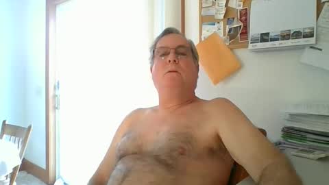 Snapshot of lawnboy62 chatting on 02/07/25, 09:37 lawnboy62 online show from 02/07/25, 09:37