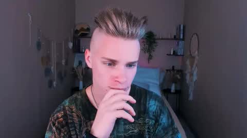 Snapshot of lawrence_miles chatting on 09/12/25, 10:37 Lawrence online show from 09/12/25, 10:37