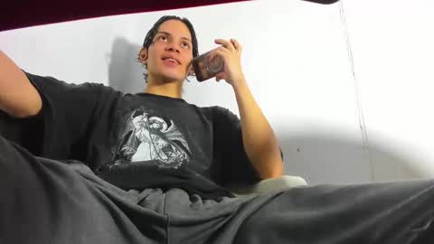 Snapshot of lax777_ chatting on 09/19/25, 10:21 ZAmbrano online show from 09/19/25, 10:21