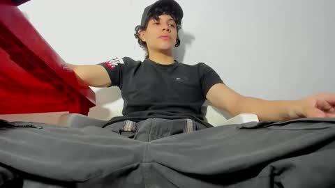 Snapshot of lax777_ chatting on 09/26/25, 11:36 ZAmbrano online show from 09/26/25, 11:36