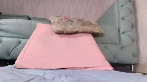 Lay Madison  online show from 02/06/25, 10:32