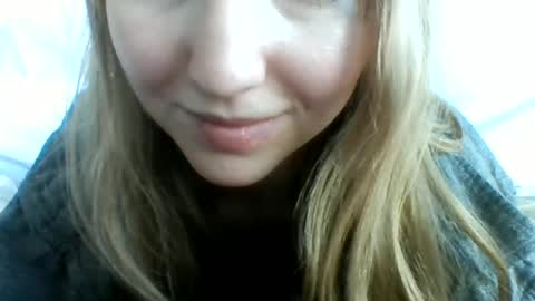 layannalea online show from 02/11/25, 12:06