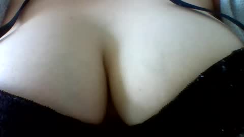layannalea online show from 05/11/26, 08:06