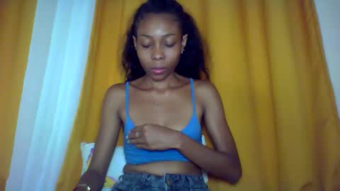 layannek online show from 12/15/25, 06:45