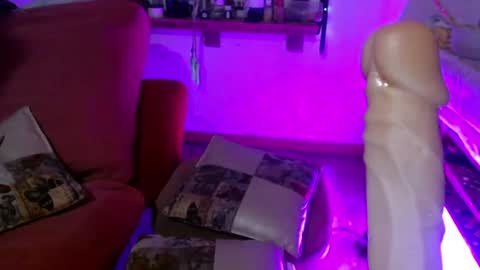 Laye19 online show from 12/03/24, 09:00