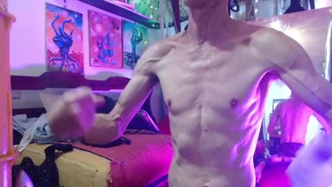 Snapshot of laye19 chatting on 12/11/24, 12:23 Laye19 online show from 12/11/24, 12:23