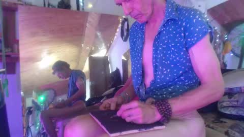 Laye19 online show from 01/09/25, 06:04