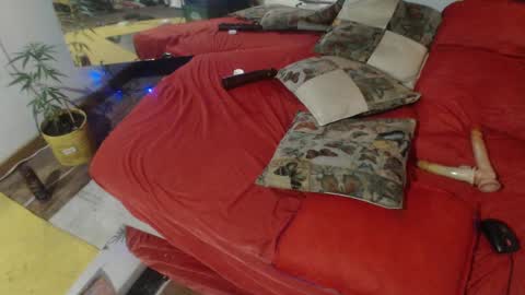 Snapshot of laye19 chatting on 03/01/25, 01:43 Laye19 online show from 03/01/25, 01:43