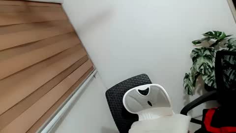layla47649867 online show from 07/04/26, 01:45
