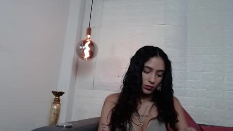 Layla online show from 02/12/25, 01:09