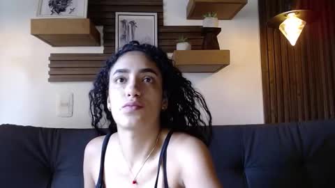 Layla online show from 11/18/25, 07:29