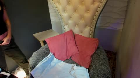 Layla online show from 03/31/26, 07:47