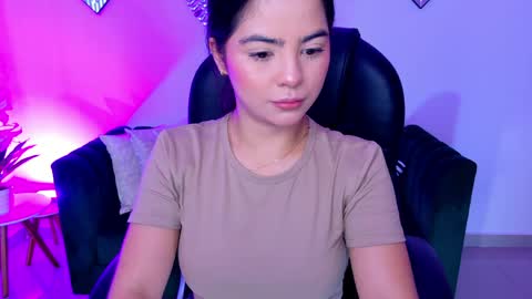 Layla Breezee online show from 05/06/26, 11:59