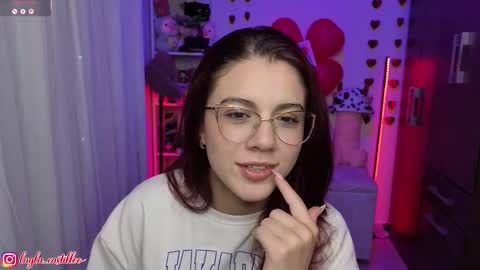 Snapshot of layla_castilloo chatting on 02/23/26, 10:29 Layla online show from 02/23/26, 10:29