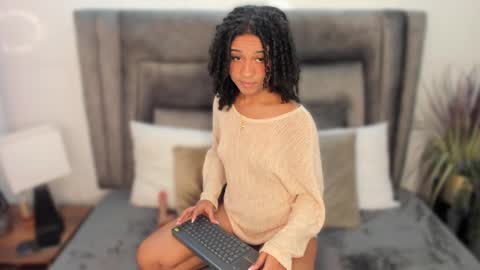 layla_clarke online show from 02/28/25, 03:37