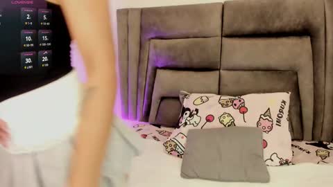 layla_clarke online show from 10/27/25, 04:16