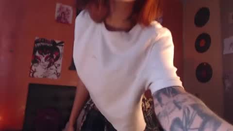 Snapshot of layla_quinn chatting on 07/09/26, 02:43 layla_quinn online show from 07/09/26, 02:43