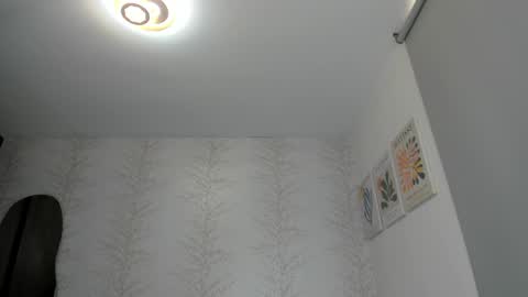 Layla Vanegas online show from 01/25/25, 05:19