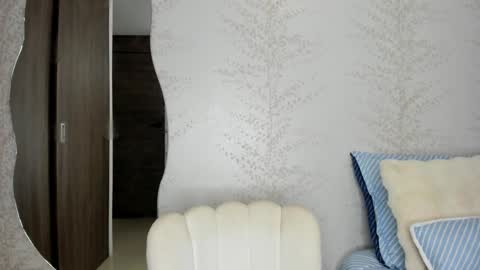 Snapshot of layla_vanegas chatting on 02/26/25, 11:48 Layla Vanegas online show from 02/26/25, 11:48