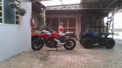 kelly online show from 04/10/26, 06:12