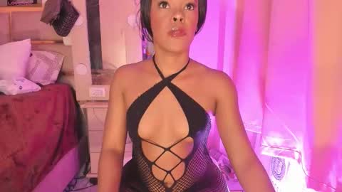 LAYLA online show from 05/10/26, 04:39