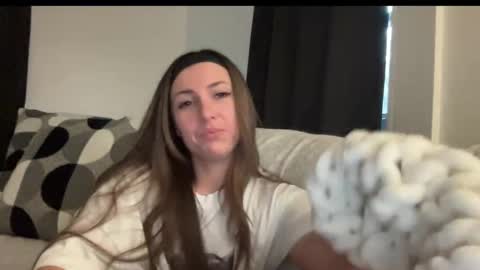 laylahlaylah1 online show from 11/10/25, 01:21