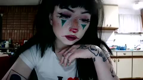 Snapshot of laylakills chatting on 01/13/25, 05:55 Layla Kills online show from 01/13/25, 05:55