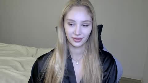 LaylaPretty001 online show from 12/23/25, 05:27