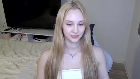 LaylaPretty001 online show from 03/12/26, 06:19