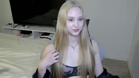 LaylaPretty001 online show from 03/30/26, 04:57