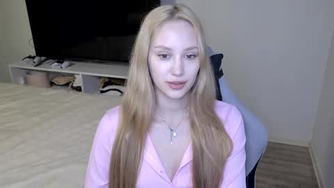 LaylaPretty001 online show from 04/04/26, 08:01