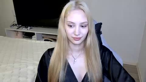 LaylaPretty001 online show from 06/24/26, 04:22