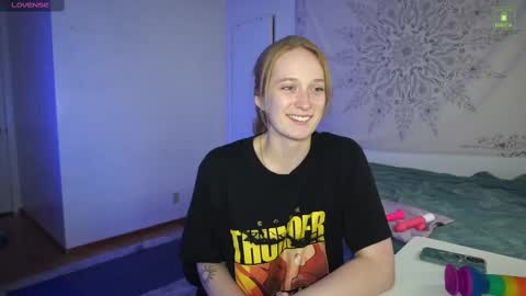 Layla Universe online show from 09/17/25, 03:41