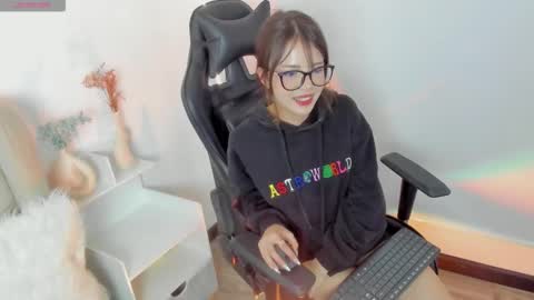 LAYLA online show from 10/08/25, 07:55