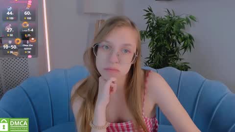 Snapshot of layriantavee chatting on 01/04/25, 06:52 layriantavee online show from 01/04/25, 06:52