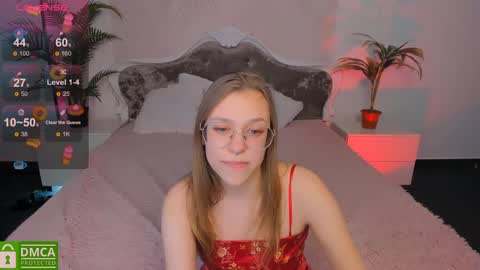 Snapshot of layriantavee chatting on 01/07/25, 01:35 layriantavee online show from 01/07/25, 01:35