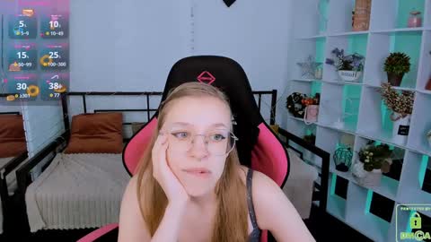 Snapshot of layriantavee chatting on 01/08/25, 07:13 layriantavee online show from 01/08/25, 07:13