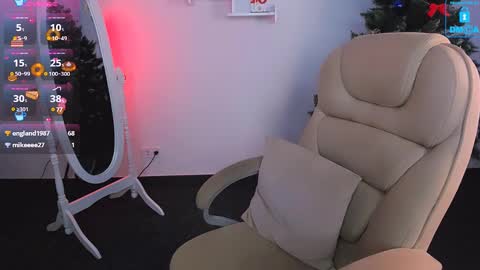 Snapshot of layriantavee chatting on 01/12/25, 10:02 layriantavee online show from 01/12/25, 10:02