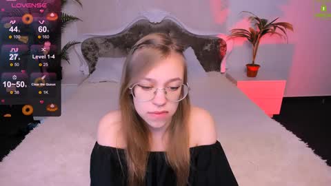 Snapshot of layriantavee chatting on 01/15/25, 07:15 layriantavee online show from 01/15/25, 07:15