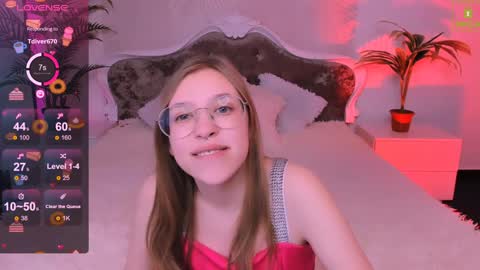 Snapshot of layriantavee chatting on 01/22/25, 10:18 layriantavee online show from 01/22/25, 10:18