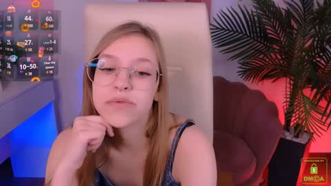 Snapshot of layriantavee chatting on 01/27/25, 07:03 layriantavee online show from 01/27/25, 07:03