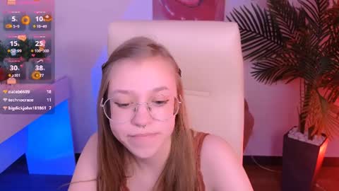 Snapshot of layriantavee chatting on 02/05/25, 09:57 layriantavee online show from 02/05/25, 09:57