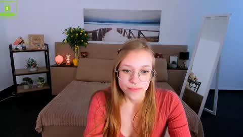 Snapshot of layriantavee chatting on 03/01/25, 10:02 layriantavee online show from 03/01/25, 10:02