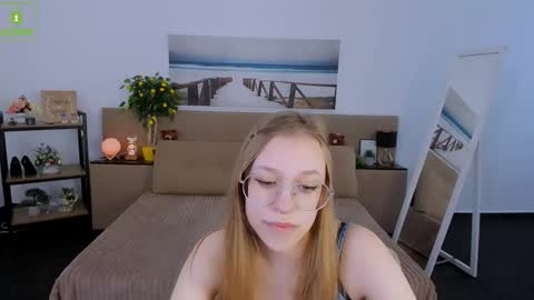 Snapshot of layriantavee chatting on 03/06/25, 07:14 layriantavee online show from 03/06/25, 07:14