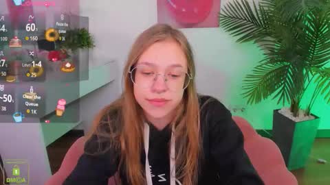 Snapshot of layriantavee chatting on 10/08/25, 06:33 layriantavee online show from 10/08/25, 06:33