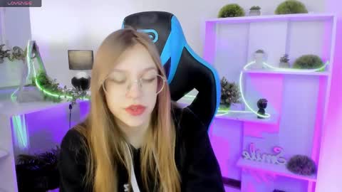 Snapshot of layriantavee chatting on 04/16/26, 06:36 layriantavee online show from 04/16/26, 06:36