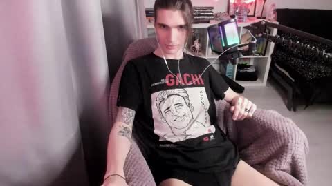 Snapshot of lazy_haze chatting on 11/20/25, 10:53 Haze aka Slava online show from 11/20/25, 10:53