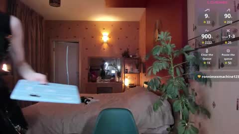 Pansy online show from 12/25/24, 07:45