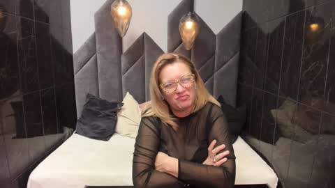 Snapshot of lea_fruit chatting on 02/04/25, 10:34 Lea online show from 02/04/25, 10:34