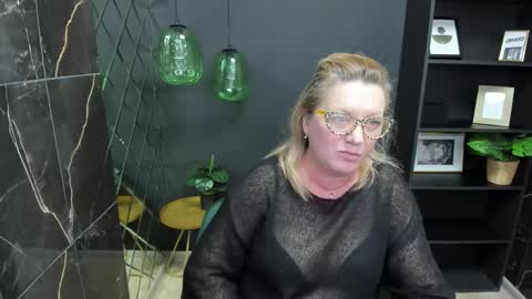 Snapshot of lea_fruit chatting on 03/01/25, 08:13 Lea online show from 03/01/25, 08:13